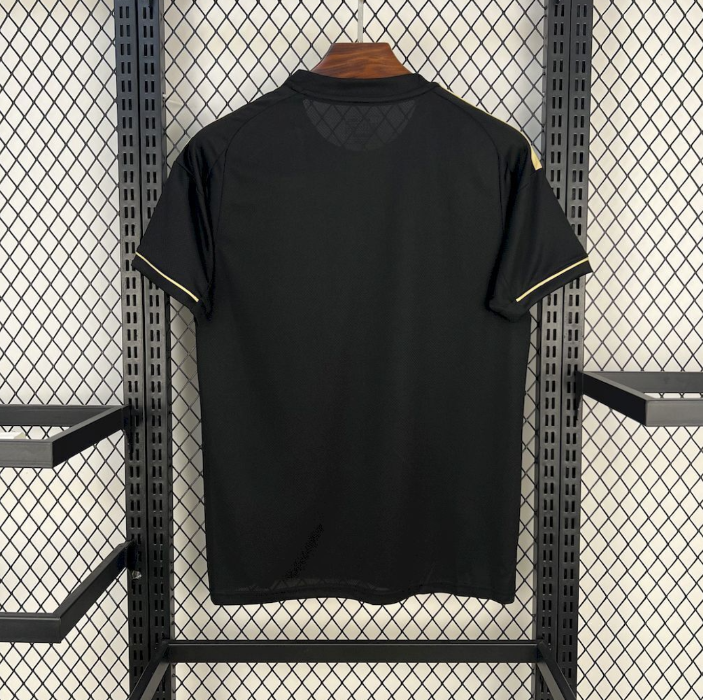 Liverpool 2025/2026 Black Gold Edition