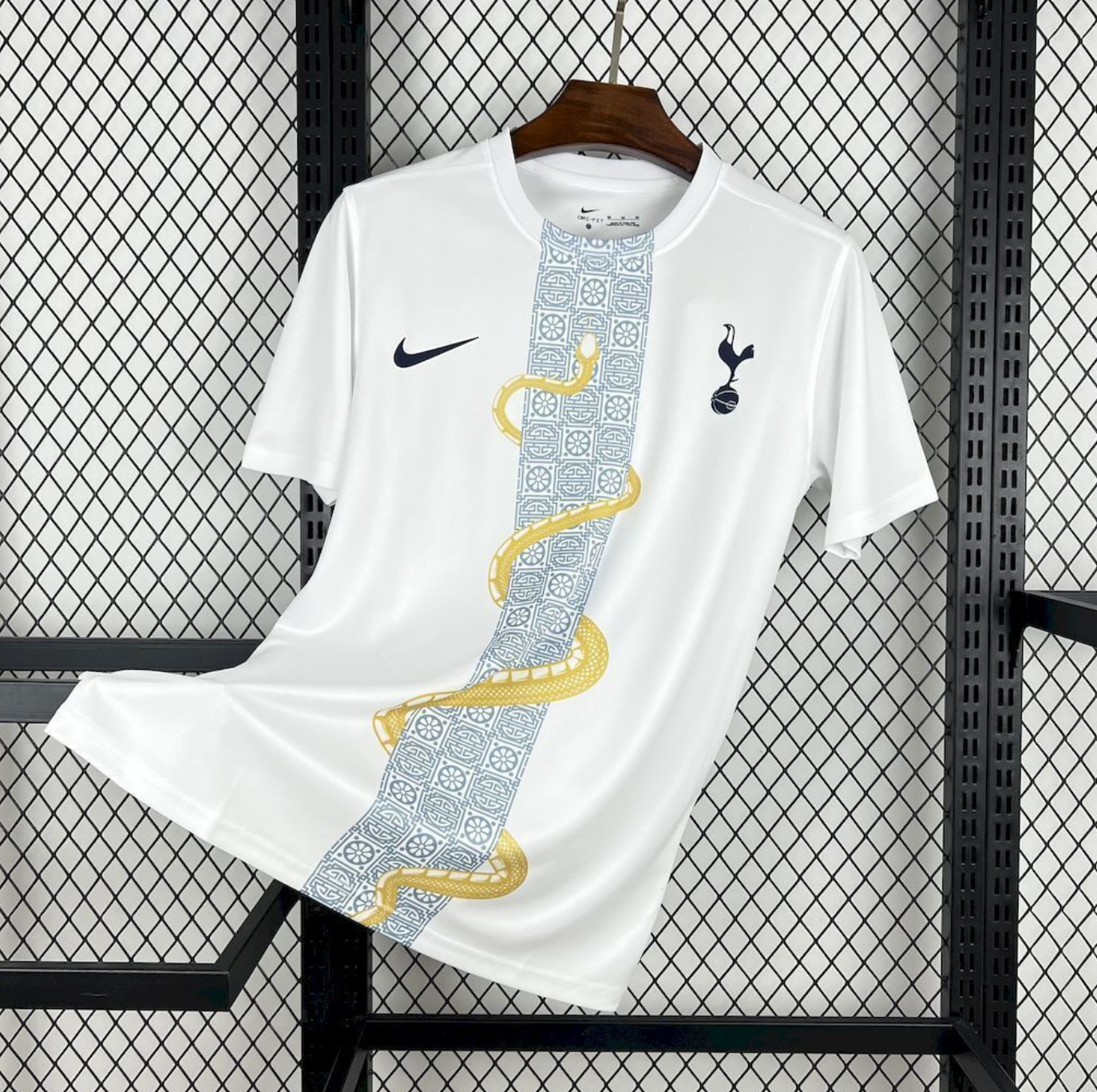 Tottenham Hotspur 2025/2026 White Gold Snake Edition